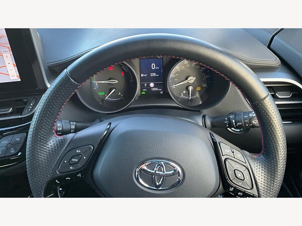 Used Toyota C-HR 2023 for sale - 76189549: Photo 11