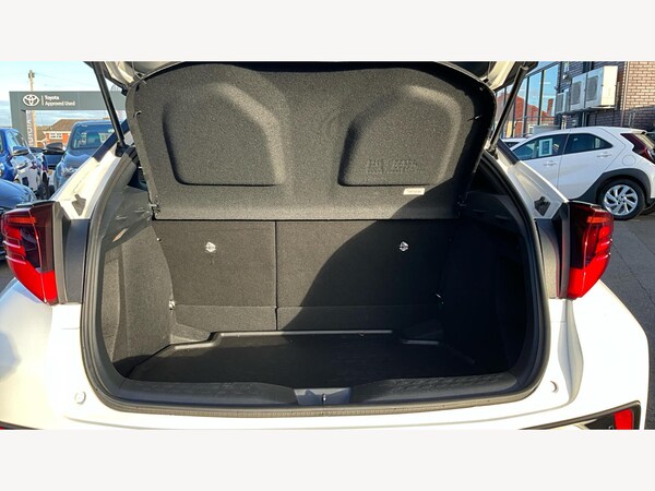 Used Toyota C-HR 2023 for sale - 76189549: Photo 16