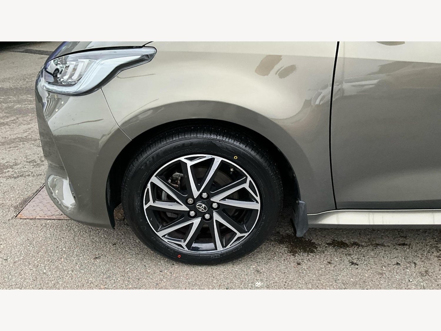 Used Toyota Yaris 2022 for sale - 77343955: Photo 22