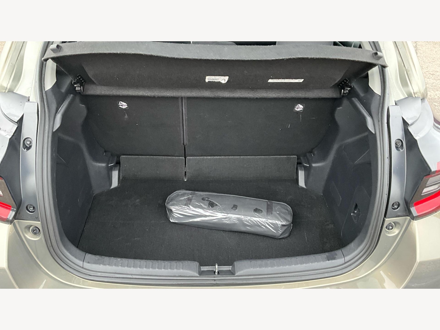 Used Toyota Yaris 2022 for sale - 77343955: Photo 23