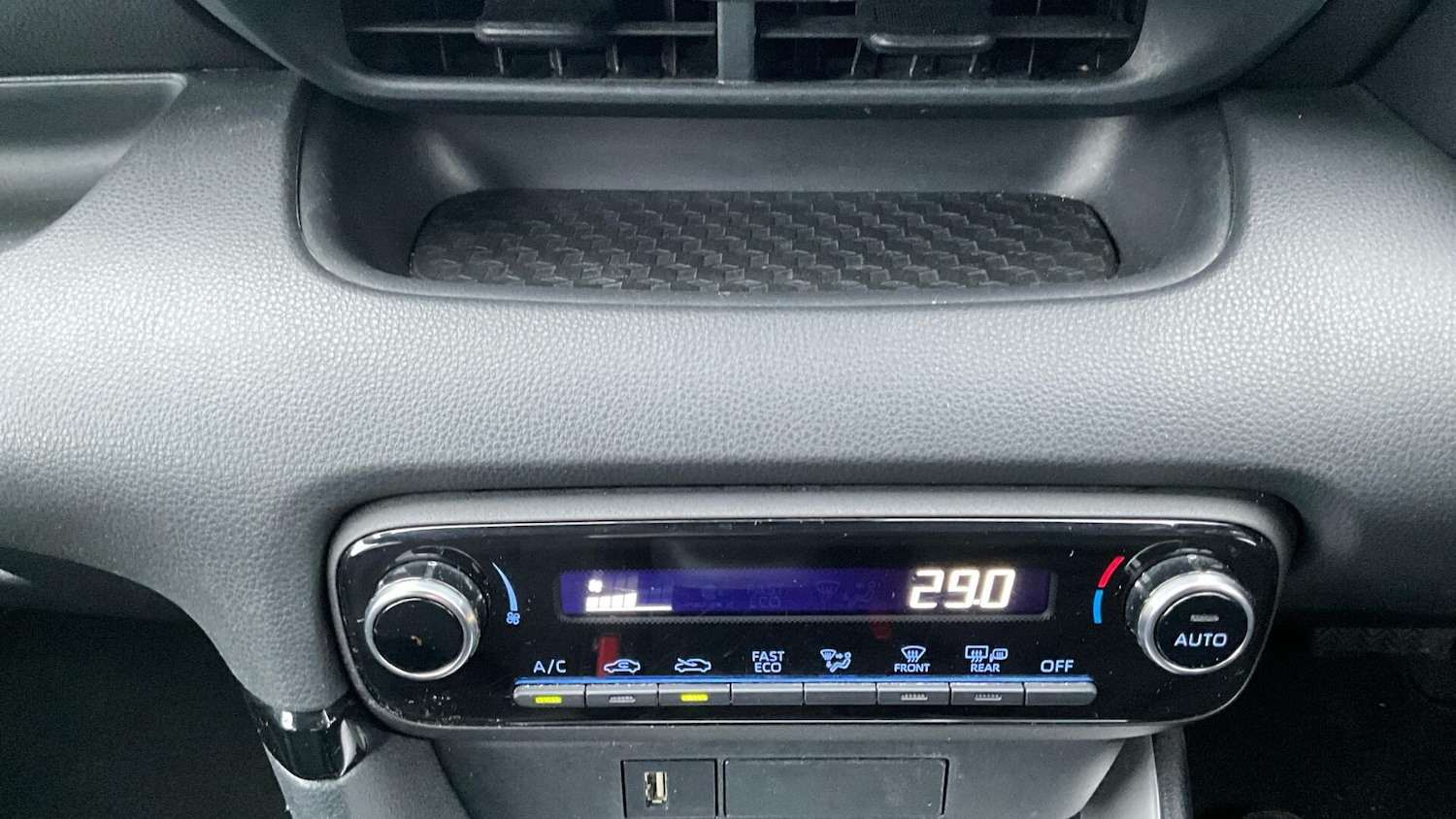 Used Toyota Yaris 2022 for sale - 77343955: Photo 40