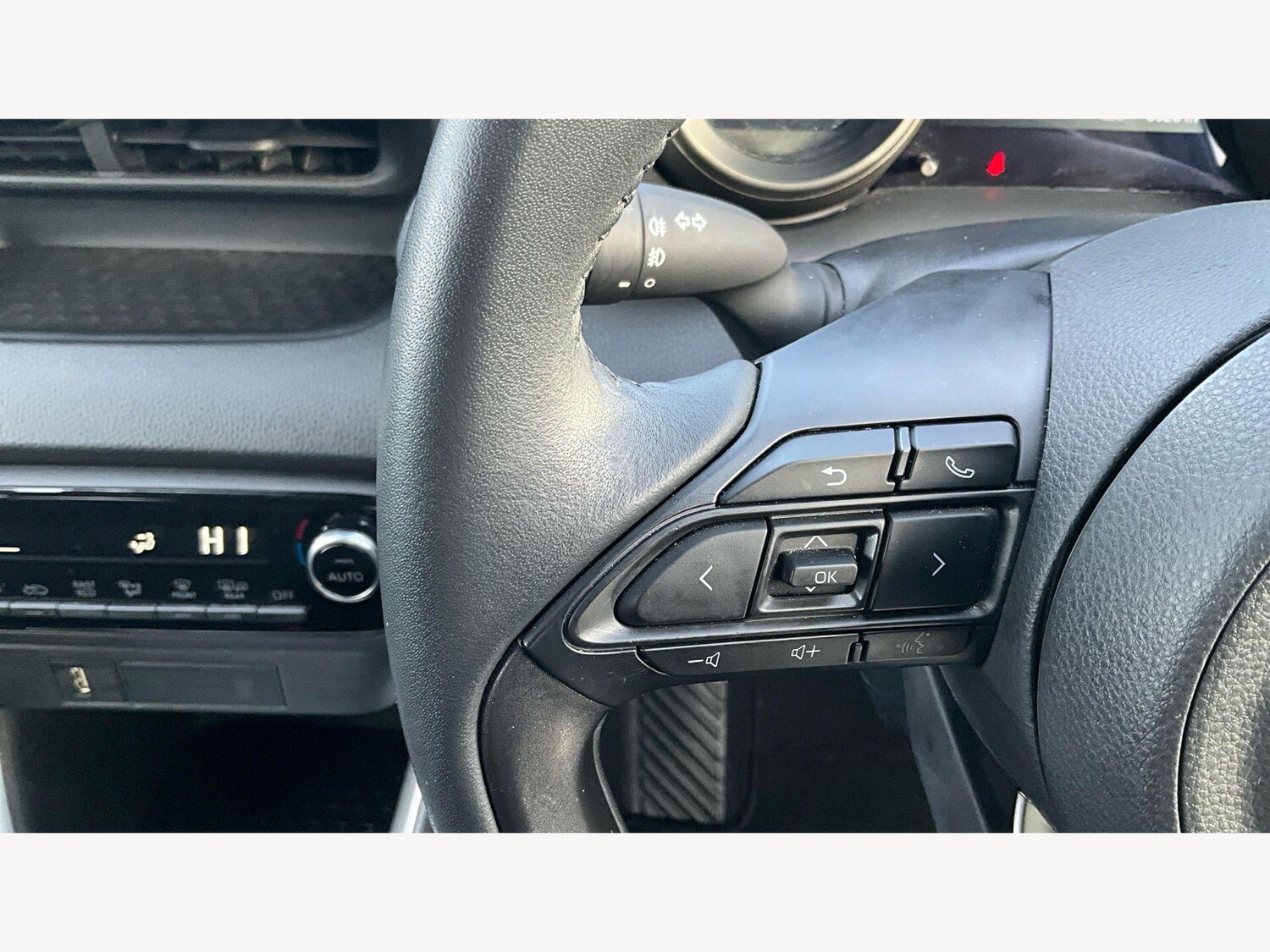 Used Toyota Yaris 2023 for sale - 78170221: Photo 37