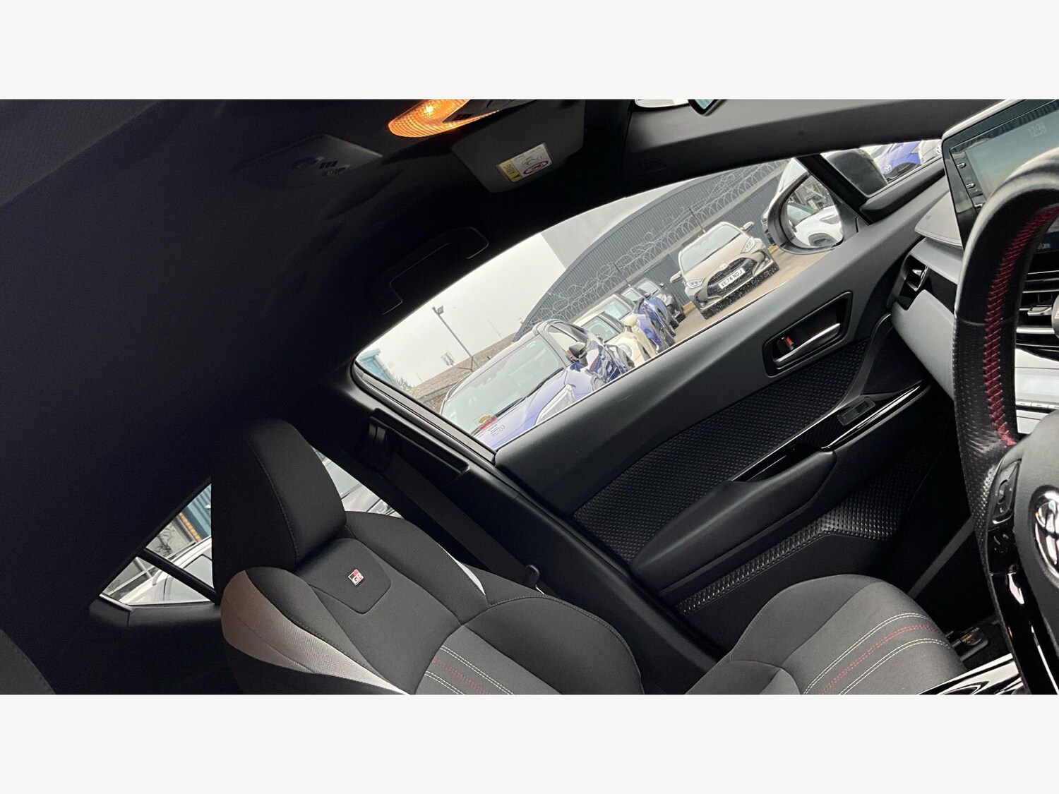 Used Toyota C-HR for sale - 78033621: Photo 24