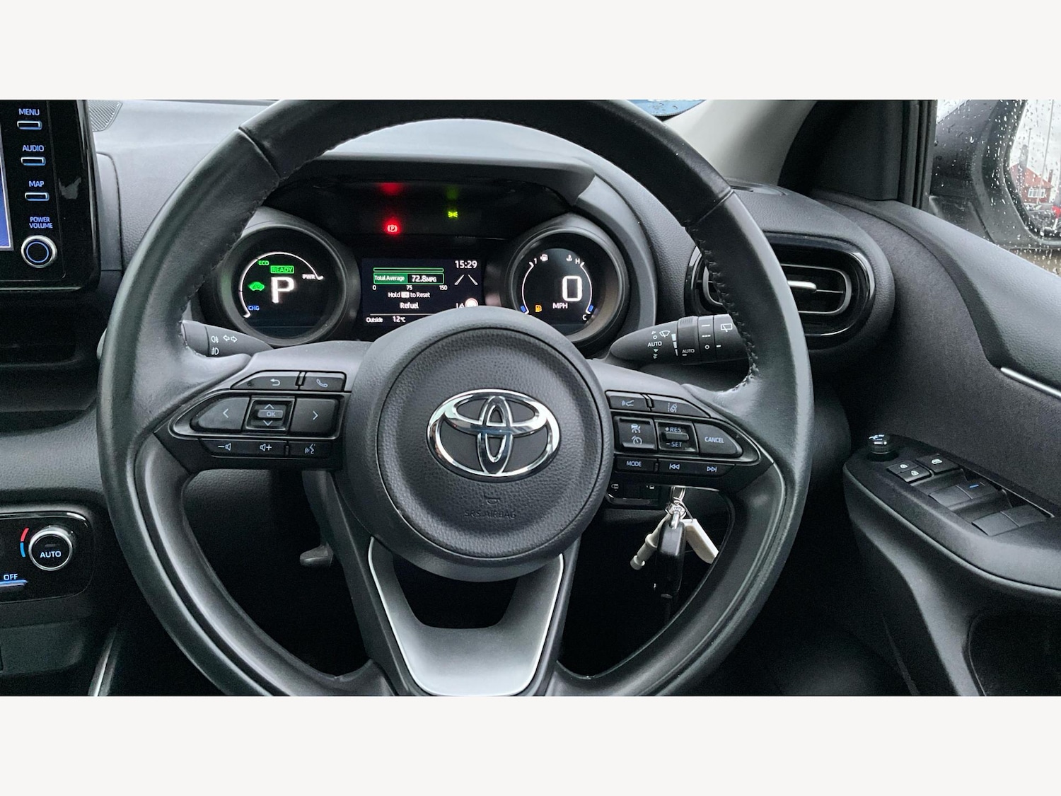 Used Toyota Yaris 2022 for sale - 76633754: Photo 10