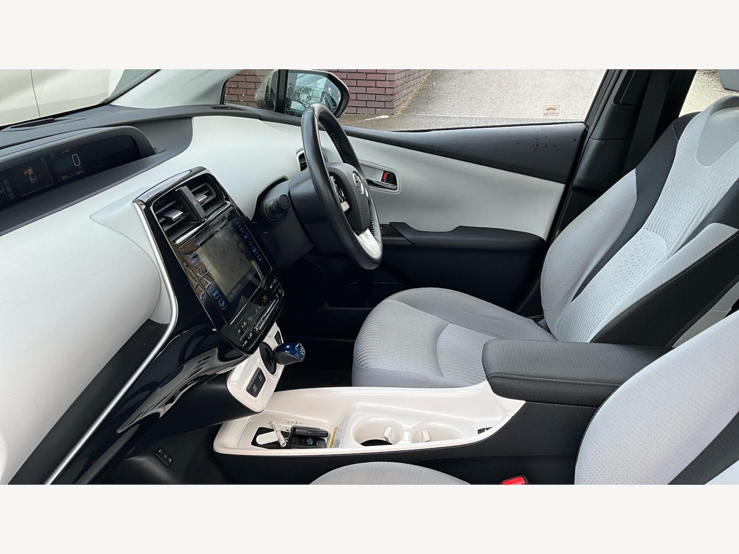 Used Toyota Prius 2016 for sale - 76446519: Photo 12