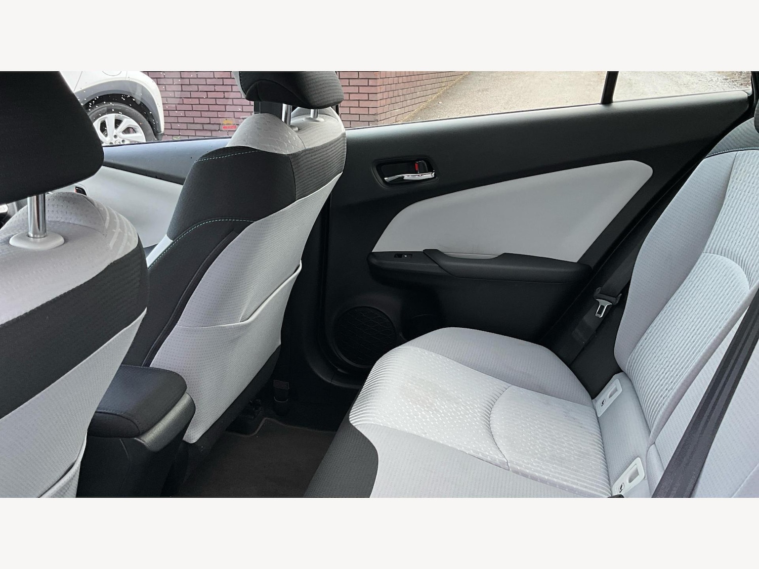 Used Toyota Prius 2016 for sale - 76446519: Photo 15