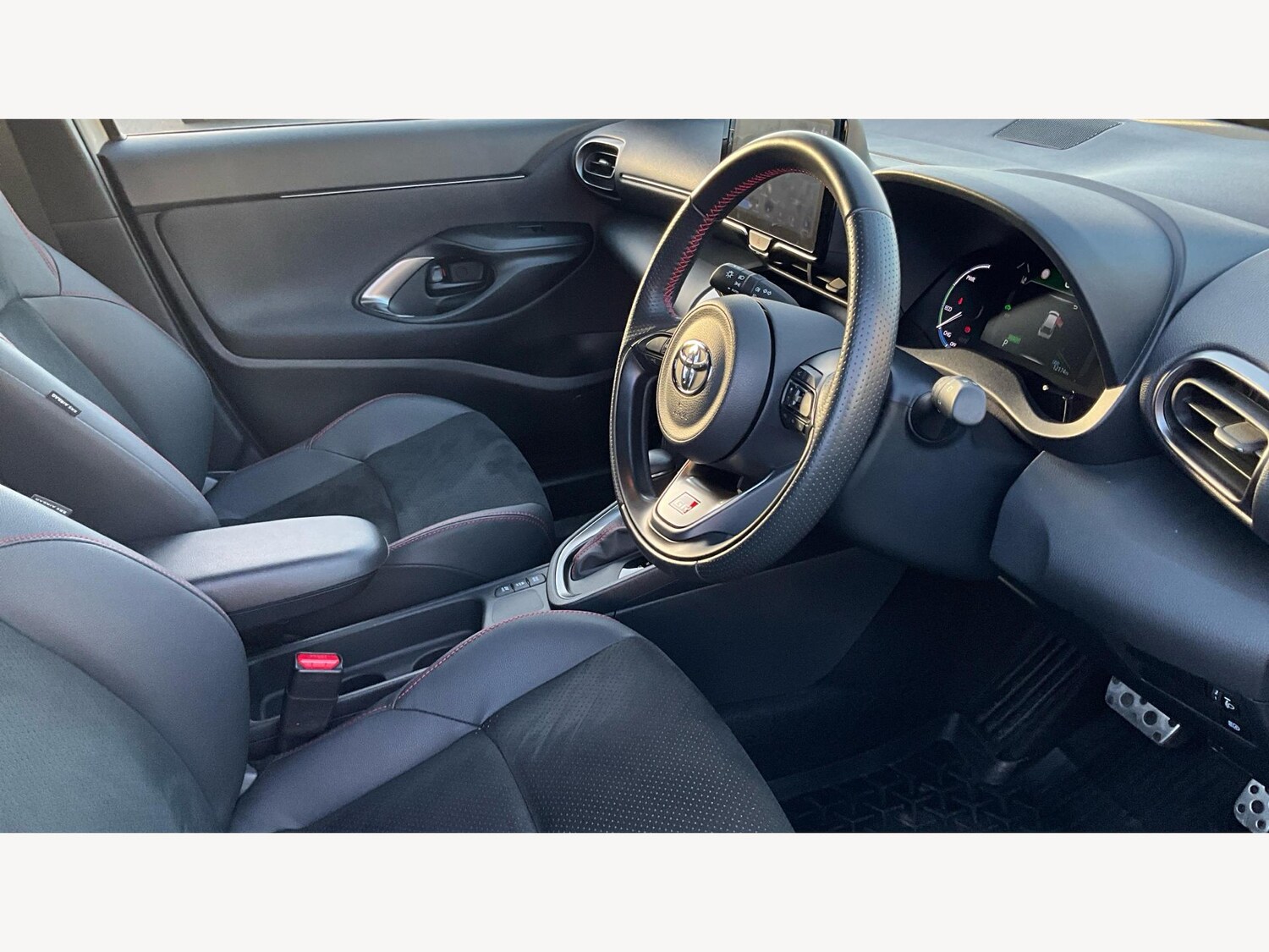 Used Toyota Yaris Cross 2024 for sale - 76634005: Photo 13