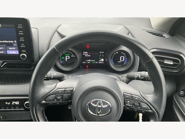 Used Toyota Yaris 2021 for sale - 76327170: Photo 11