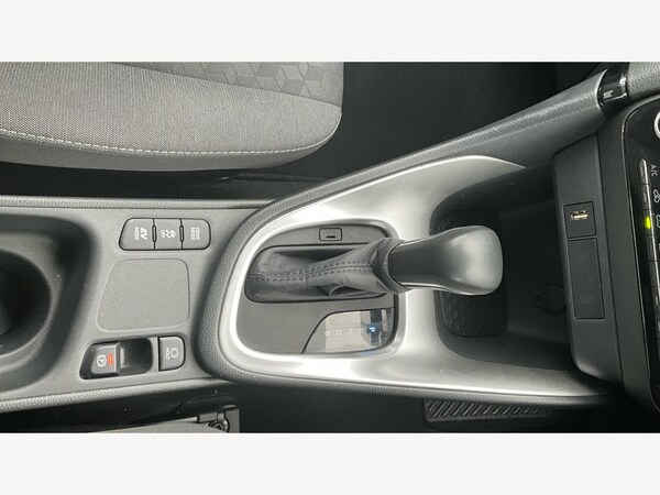 Used Toyota Yaris 2021 for sale - 76327170: Photo 36