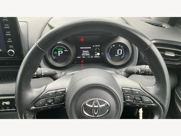 Used Toyota Yaris 2021 for sale - 76327170: Photo 38
