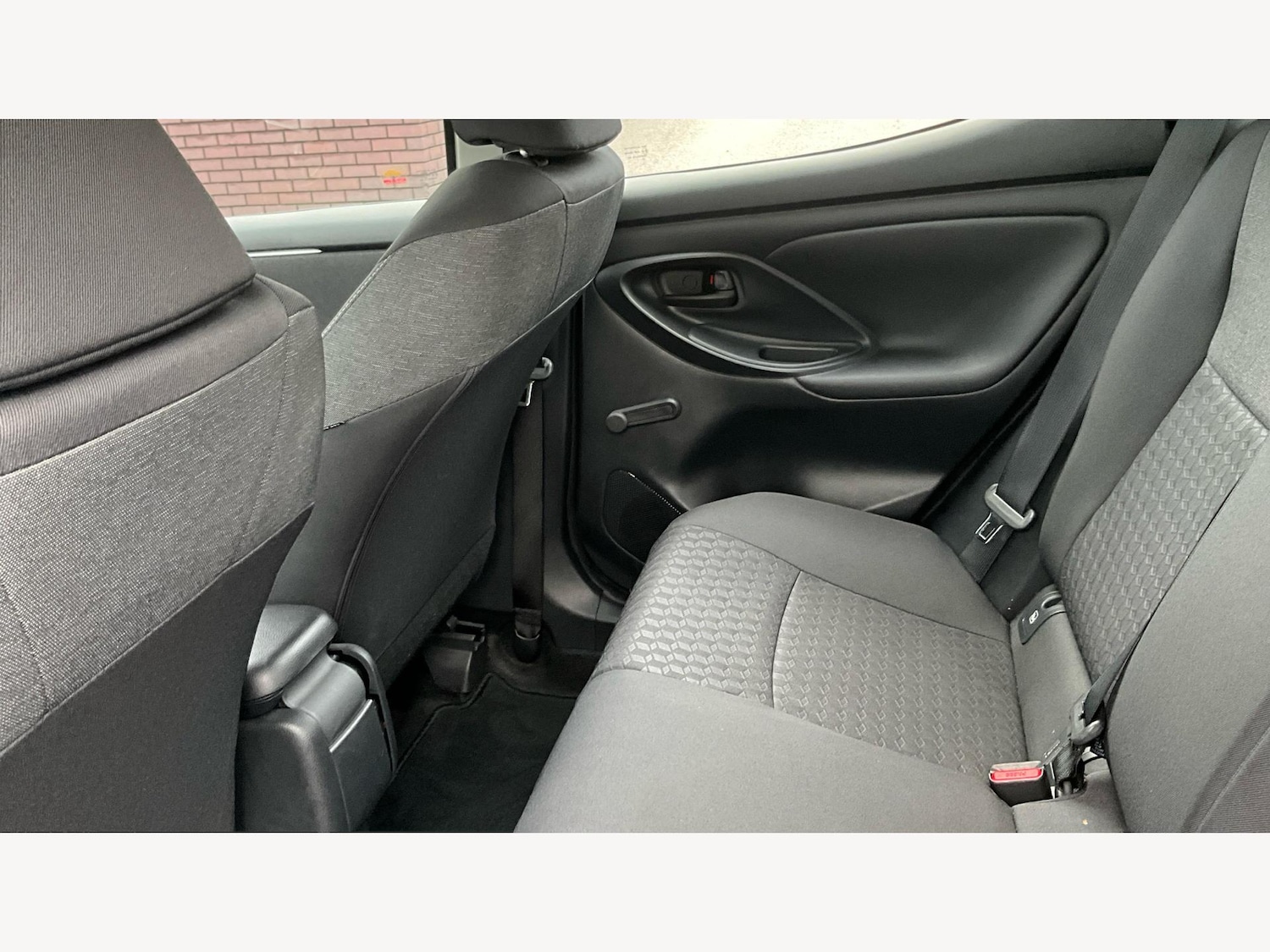 Used Toyota Yaris 2022 for sale - 77344029: Photo 15
