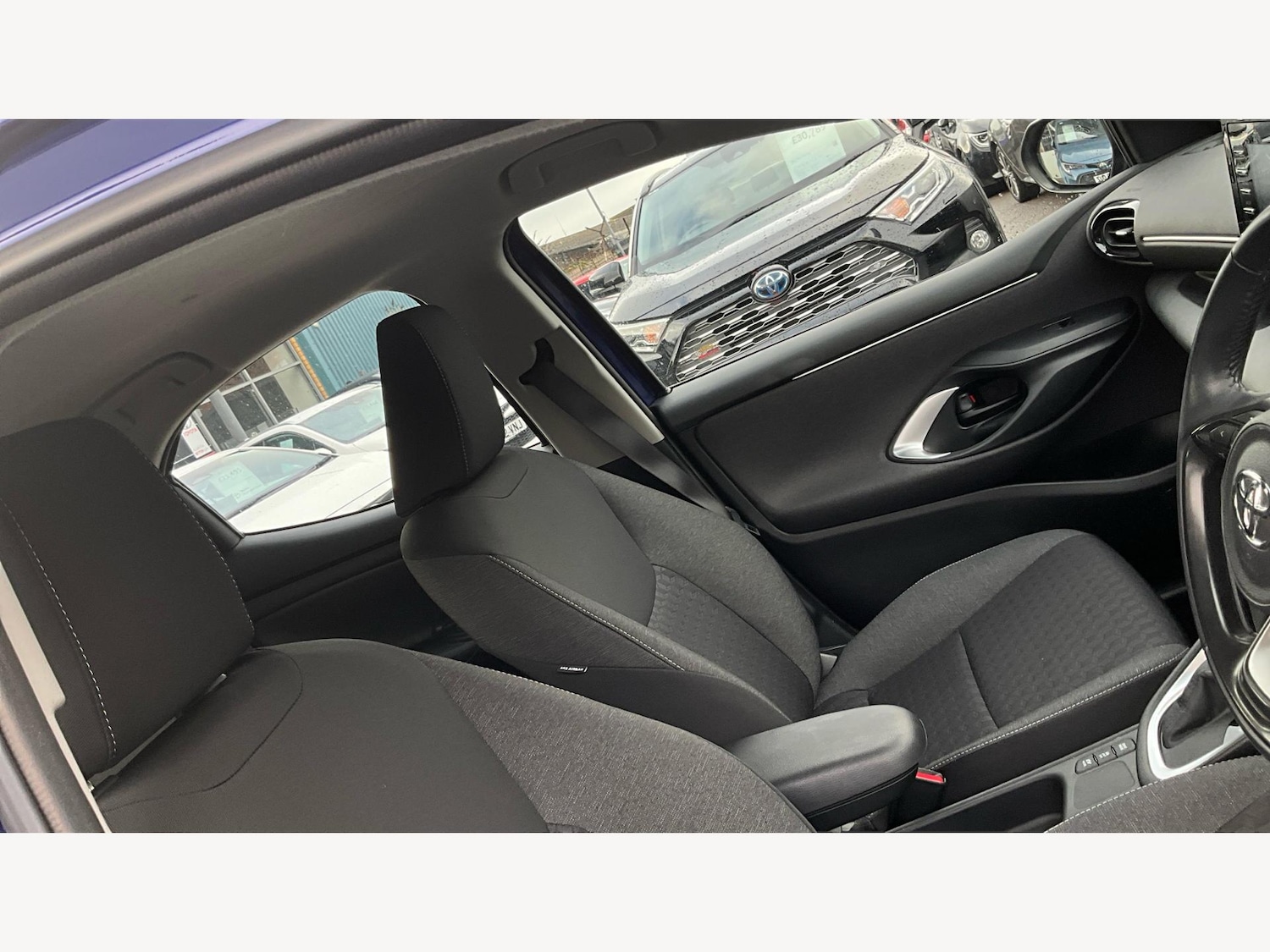 Used Toyota Yaris 2022 for sale - 77344029: Photo 24