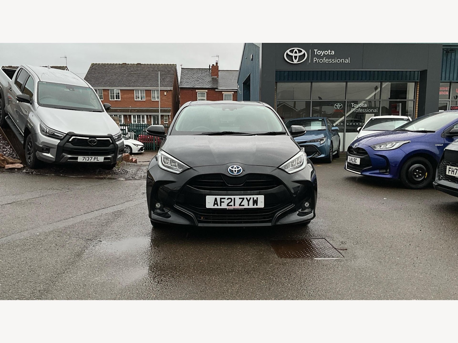 Used Toyota Yaris 2021 for sale - 77704712: Photo 17