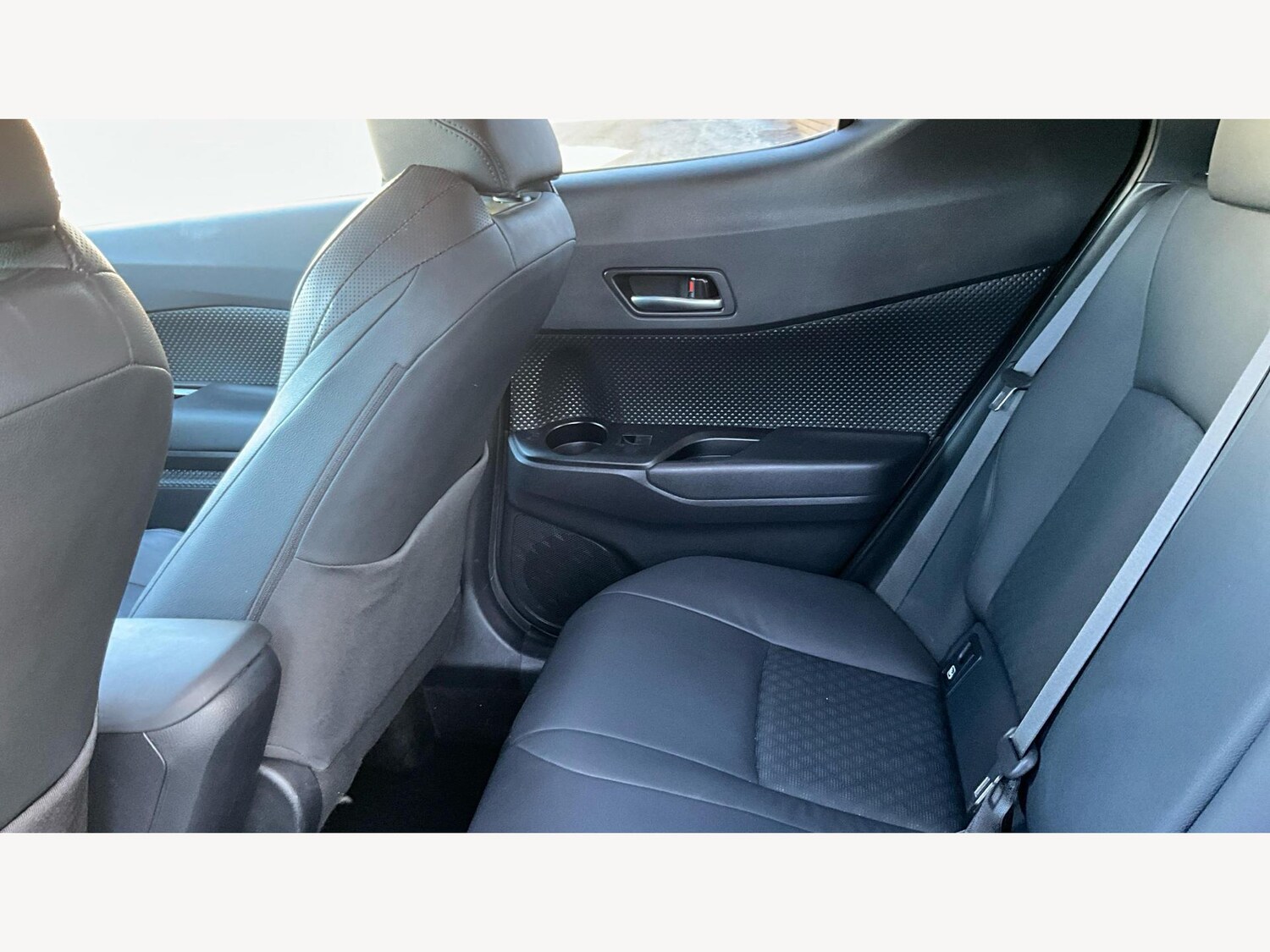 Used Toyota C-HR 2022 for sale - 76633715: Photo 15