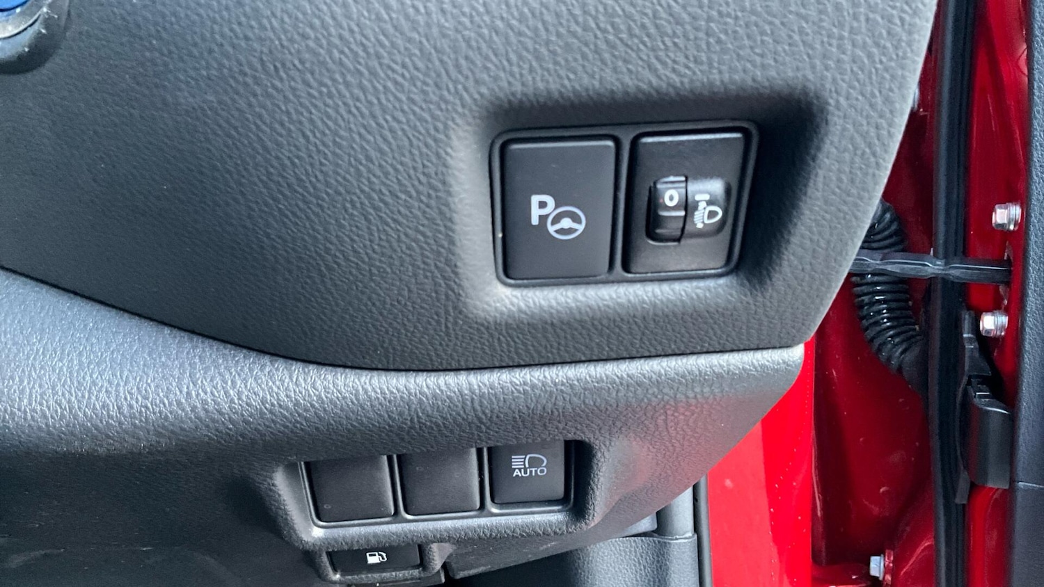 Used Toyota C-HR 2022 for sale - 76633715: Photo 40