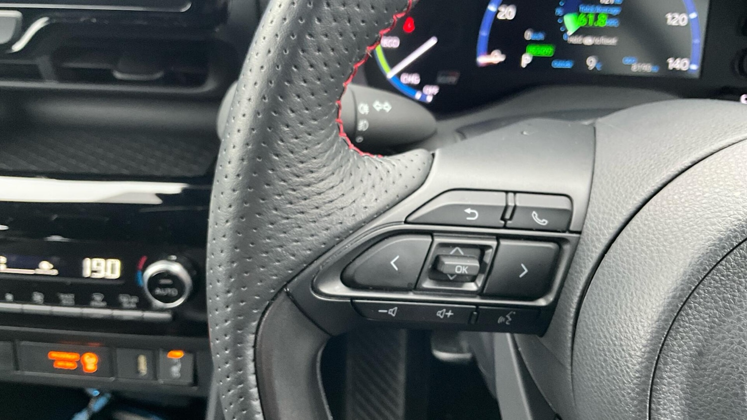 Used Toyota Yaris Cross 2023 for sale - 78035176: Photo 40