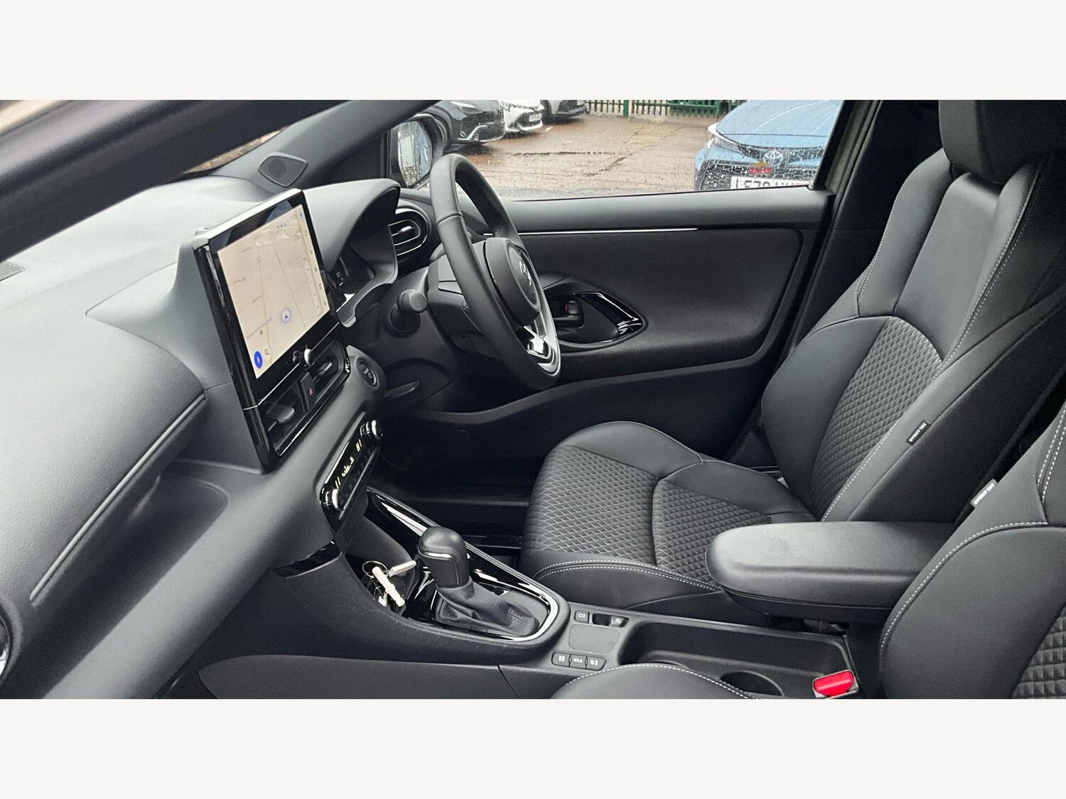 Used Toyota Yaris for sale - 77049874: Photo 12