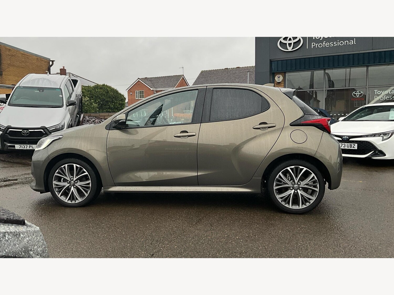 Used Toyota Yaris for sale - 77049874: Photo 19
