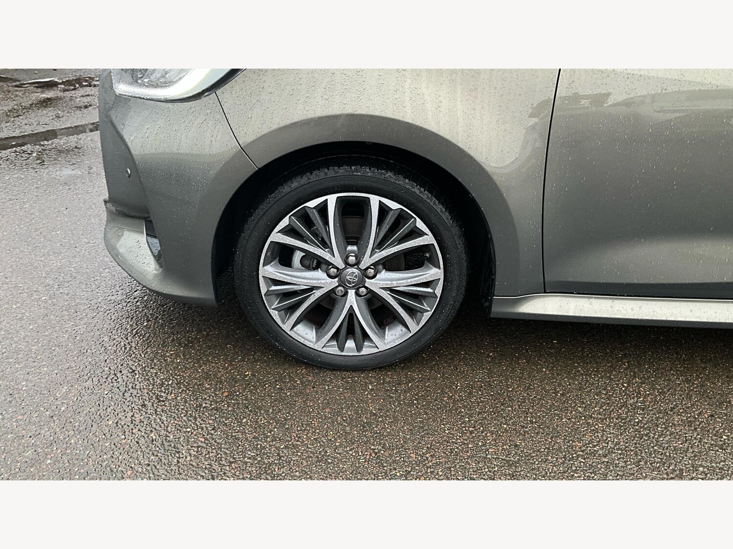 Used Toyota Yaris for sale - 77049874: Photo 22