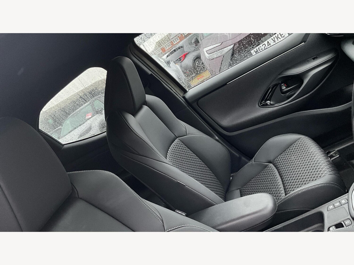 Used Toyota Yaris for sale - 77049874: Photo 24