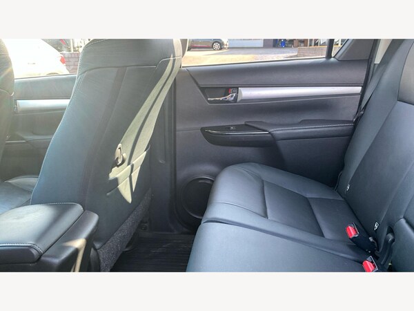 Used Toyota Hilux 2018 for sale - 74874482: Photo 15