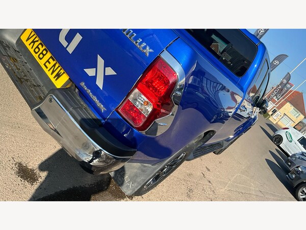Used Toyota Hilux 2018 for sale - 74874482: Photo 37