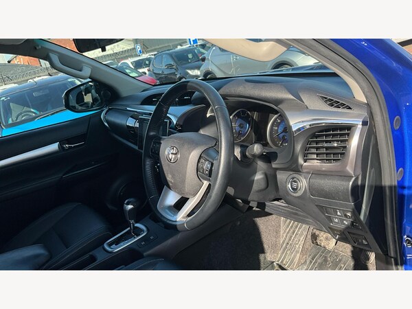 Used Toyota Hilux 2018 for sale - 74874482: Photo 44