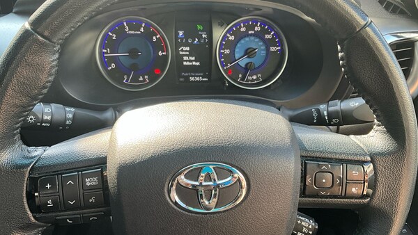 Used Toyota Hilux 2018 for sale - 74874482: Photo 76