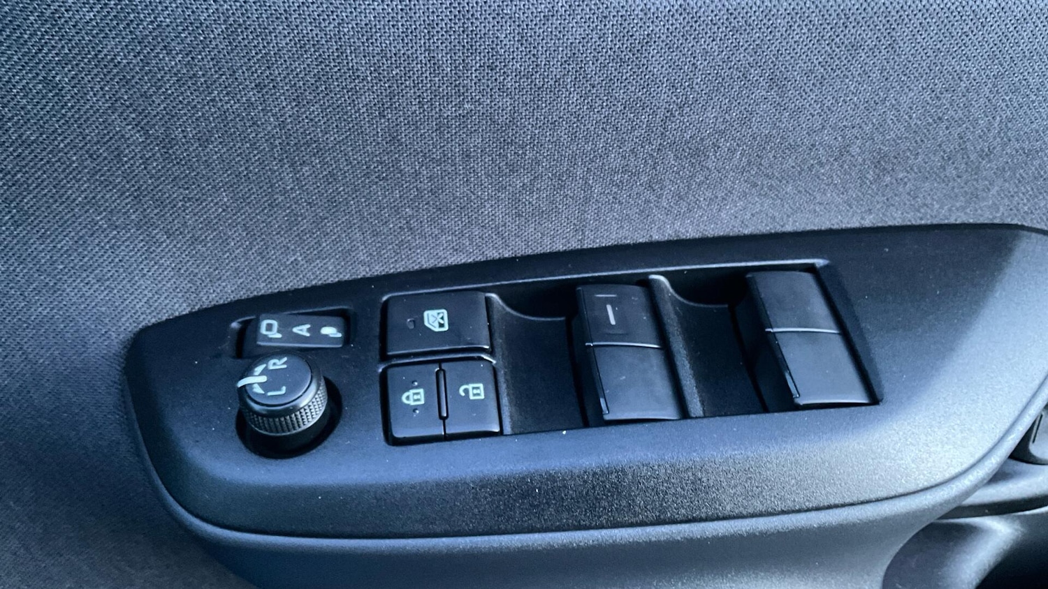 Used Toyota Yaris 2024 for sale - 77646143: Photo 34