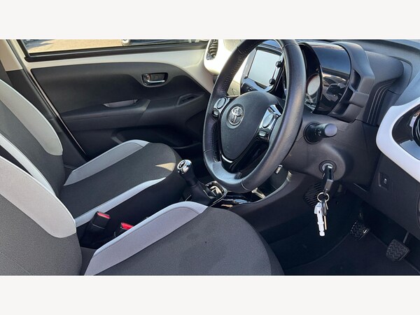 Used Toyota AYGO 2017 for sale - 76270151: Photo 13
