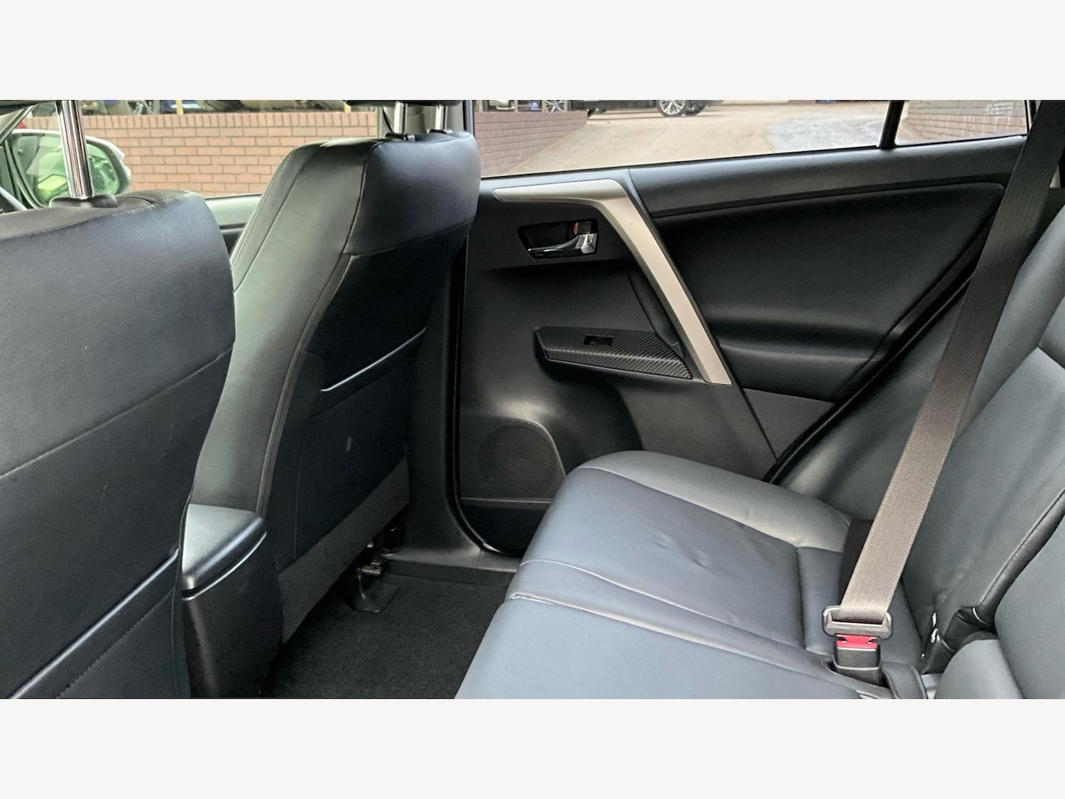 Used Toyota RAV4 2015 for sale - 76446774: Photo 15