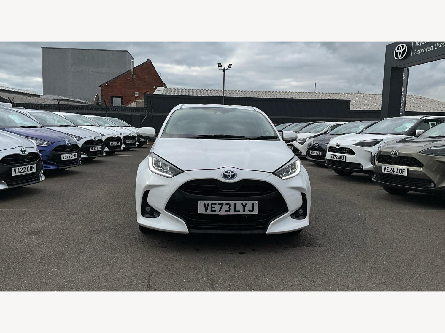 Used Toyota Yaris 2024 for sale - 76409242: Photo 17
