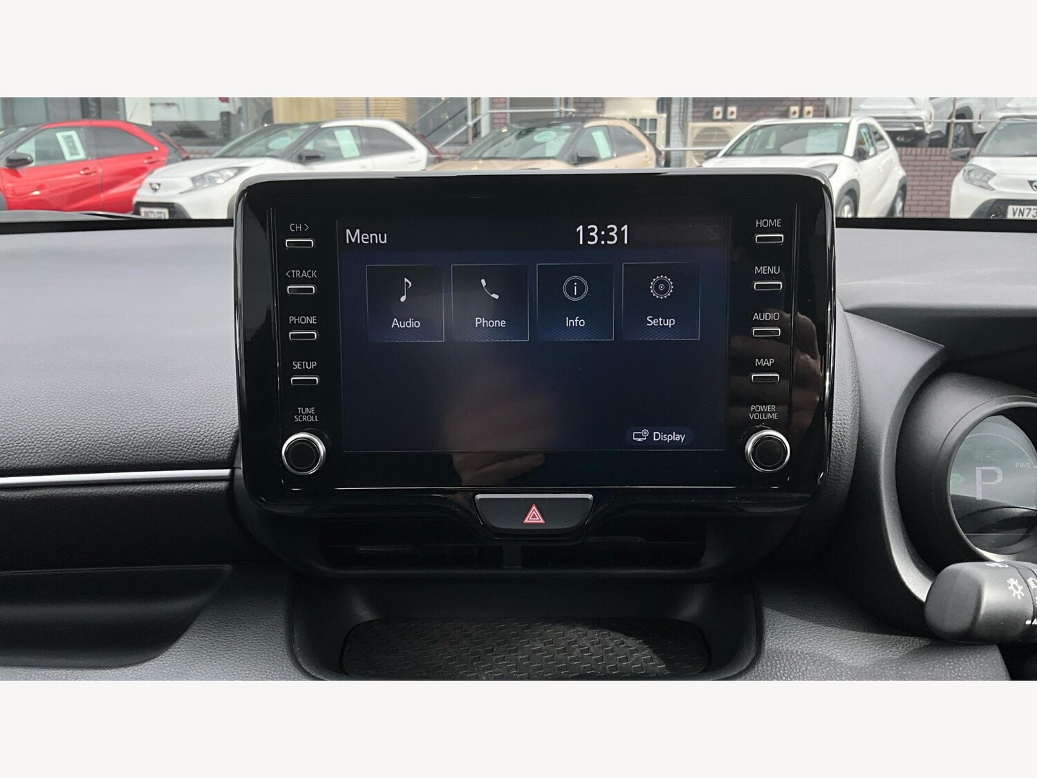 Used Toyota Yaris 2024 for sale - 76409242: Photo 31