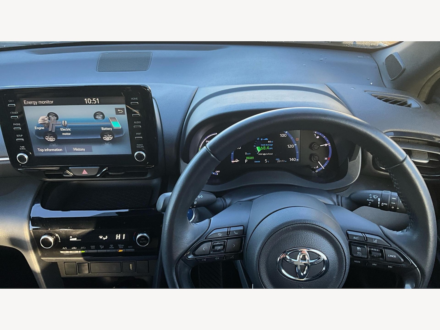 Used Toyota Yaris Cross 2023 for sale - 76633372: Photo 7