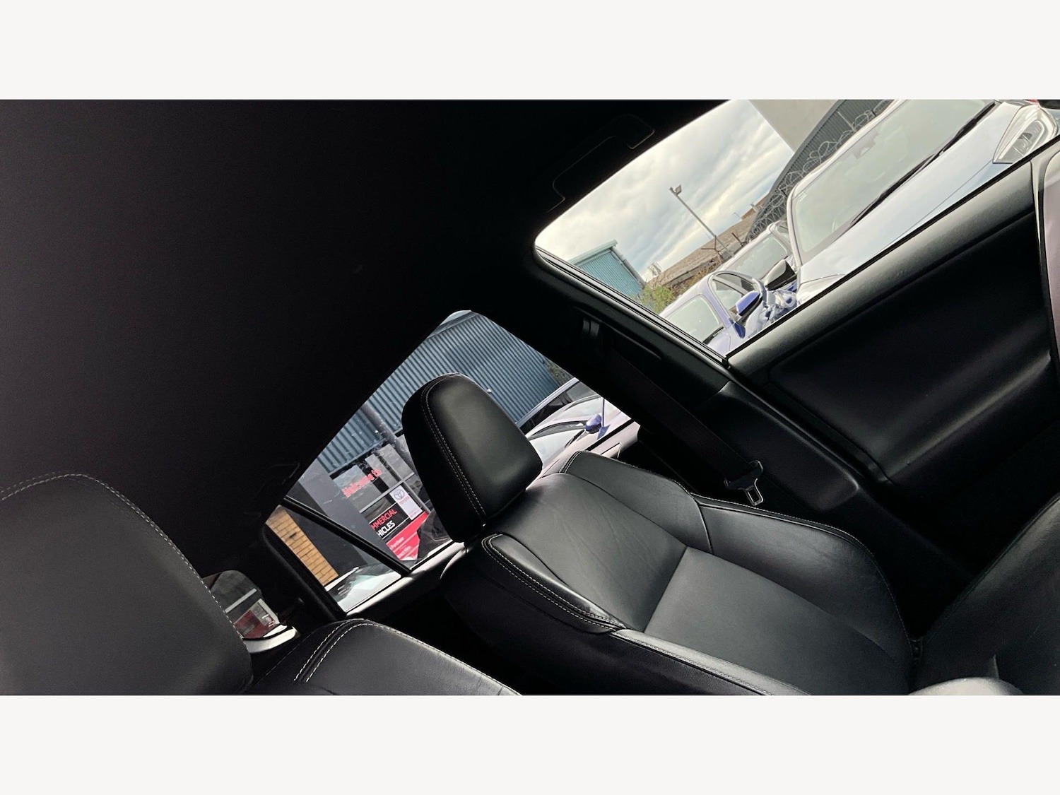 Used Toyota RAV4 2017 for sale - 78100256: Photo 24