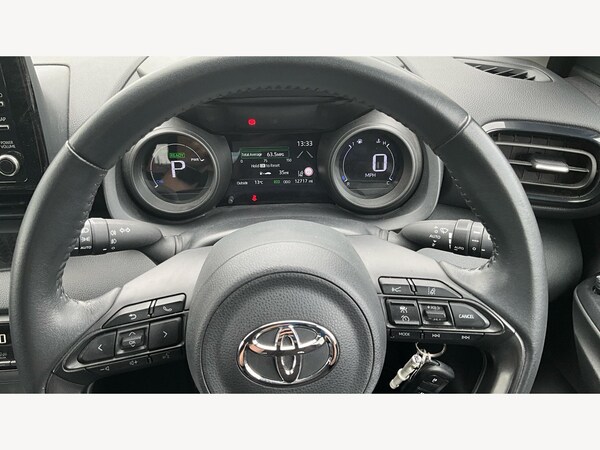 Used Toyota Yaris 2023 for sale - 76270236: Photo 38