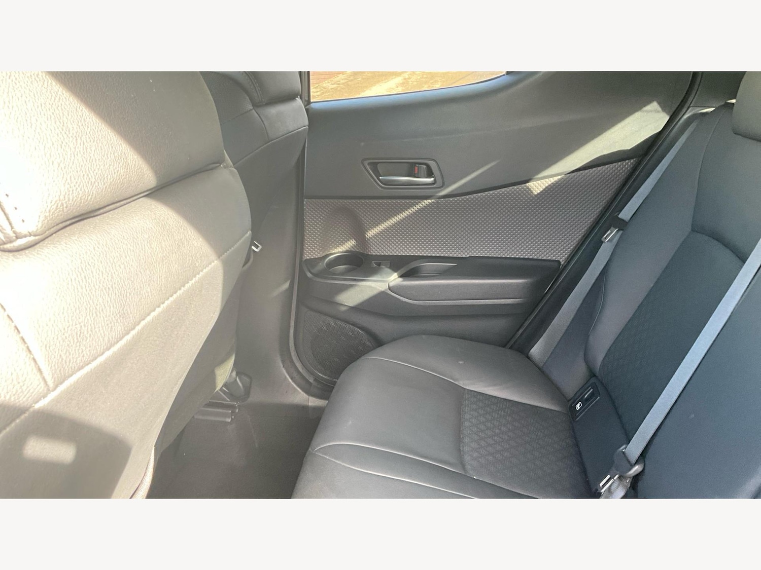 Used Toyota C-HR 2022 for sale - 76361154: Photo 15