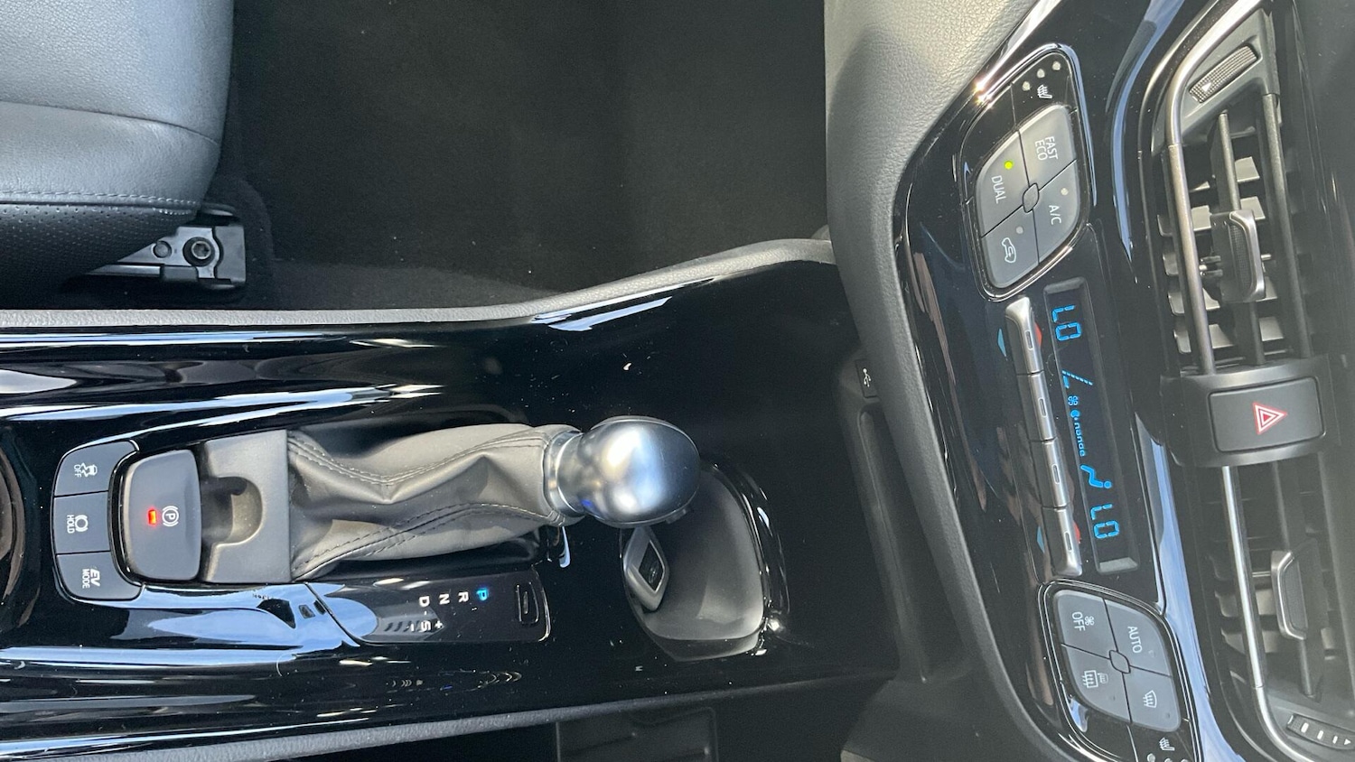 Used Toyota C-HR 2022 for sale - 76361154: Photo 40