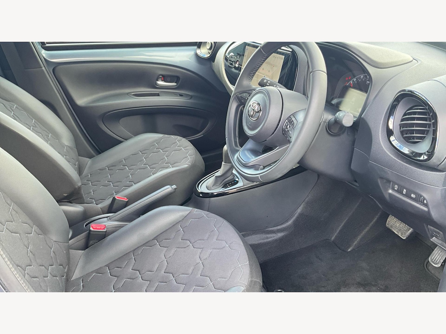 Used Toyota Aygo X 2024 for sale - 76408901: Photo 13