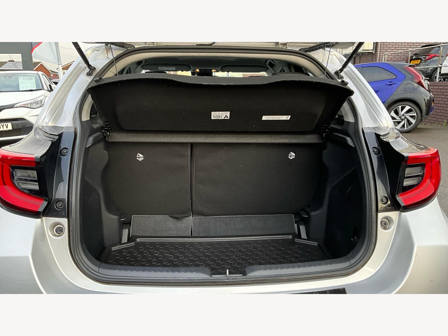 Used Toyota Yaris 2021 for sale - 77586038: Photo 16