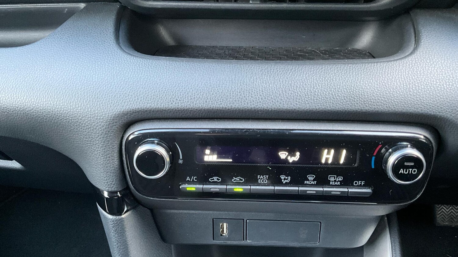 Used Toyota Yaris 2021 for sale - 77586038: Photo 37