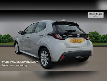 Used Toyota Yaris 2021 for sale - 76175592: Photo 2