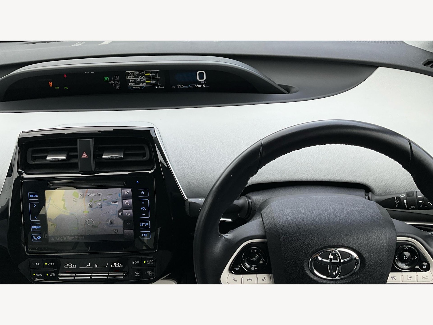 Used Toyota Prius 2016 for sale - 76499670: Photo 11