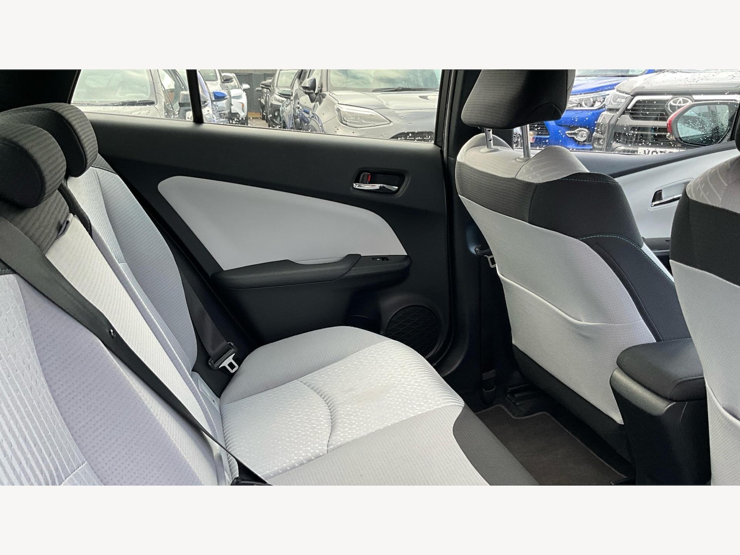 Used Toyota Prius 2016 for sale - 76499670: Photo 14