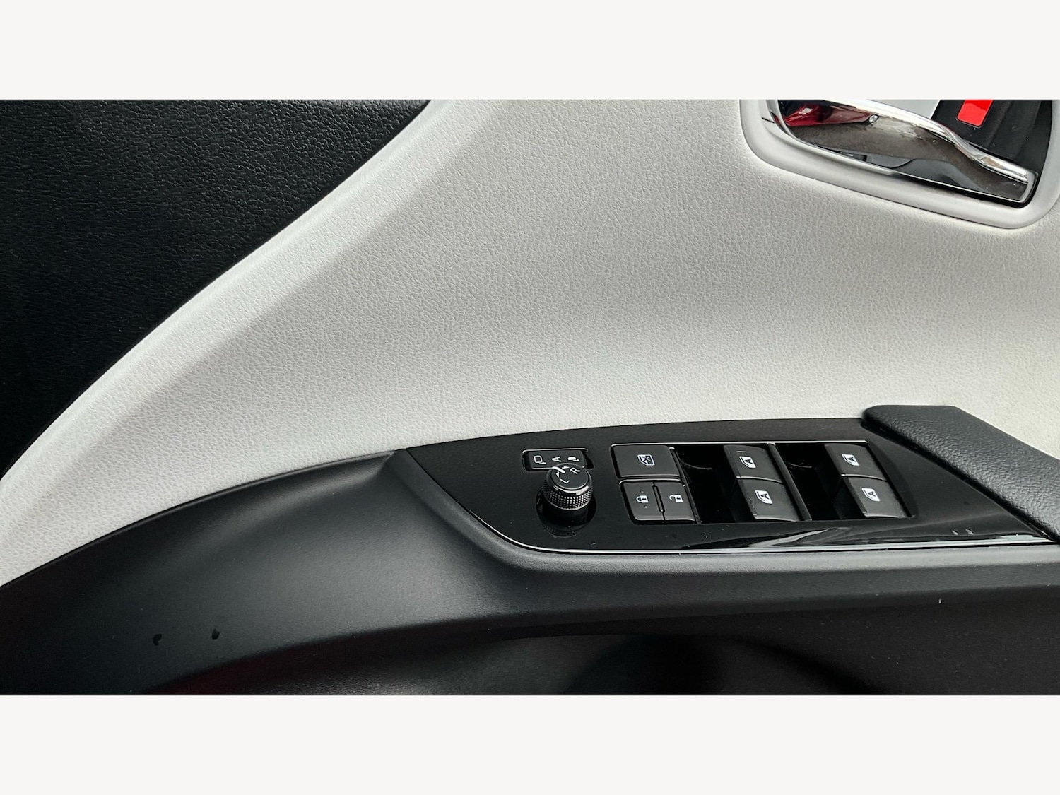 Used Toyota Prius 2016 for sale - 76499670: Photo 34