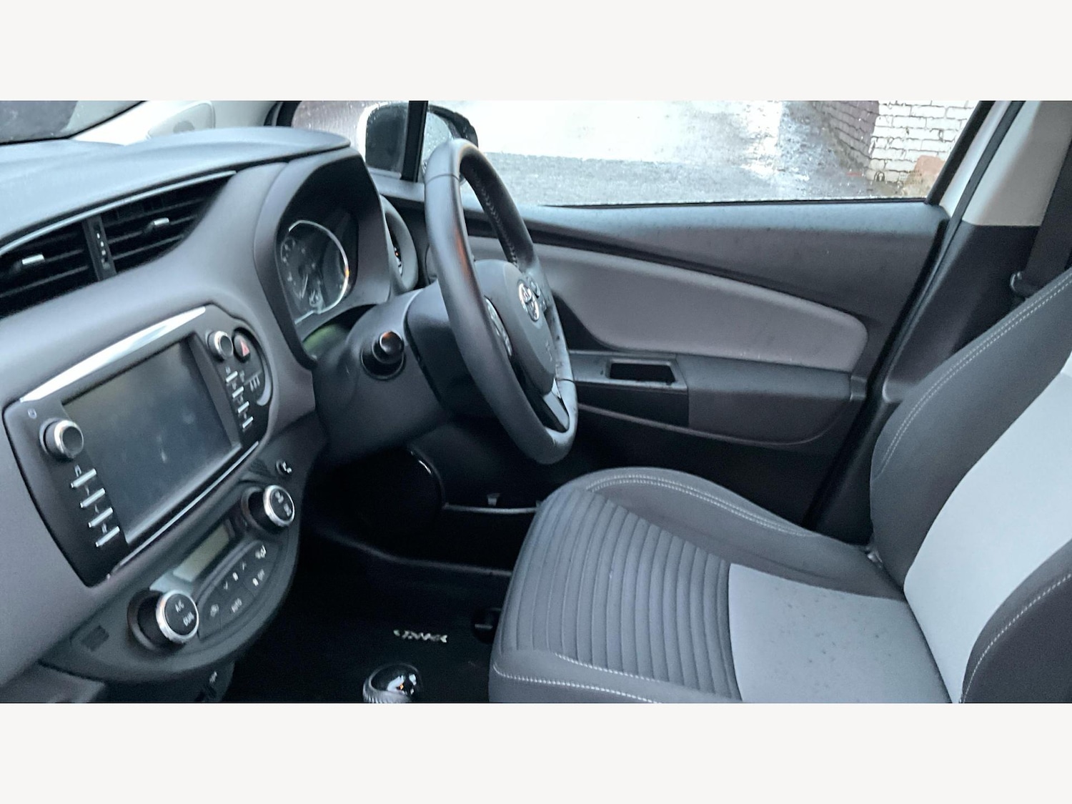Used Toyota Yaris 2018 for sale - 77331060: Photo 12