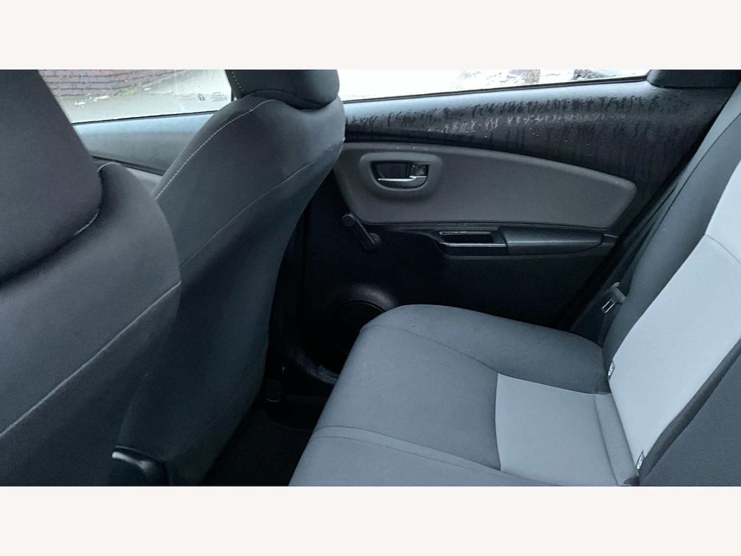 Used Toyota Yaris 2018 for sale - 77331060: Photo 15