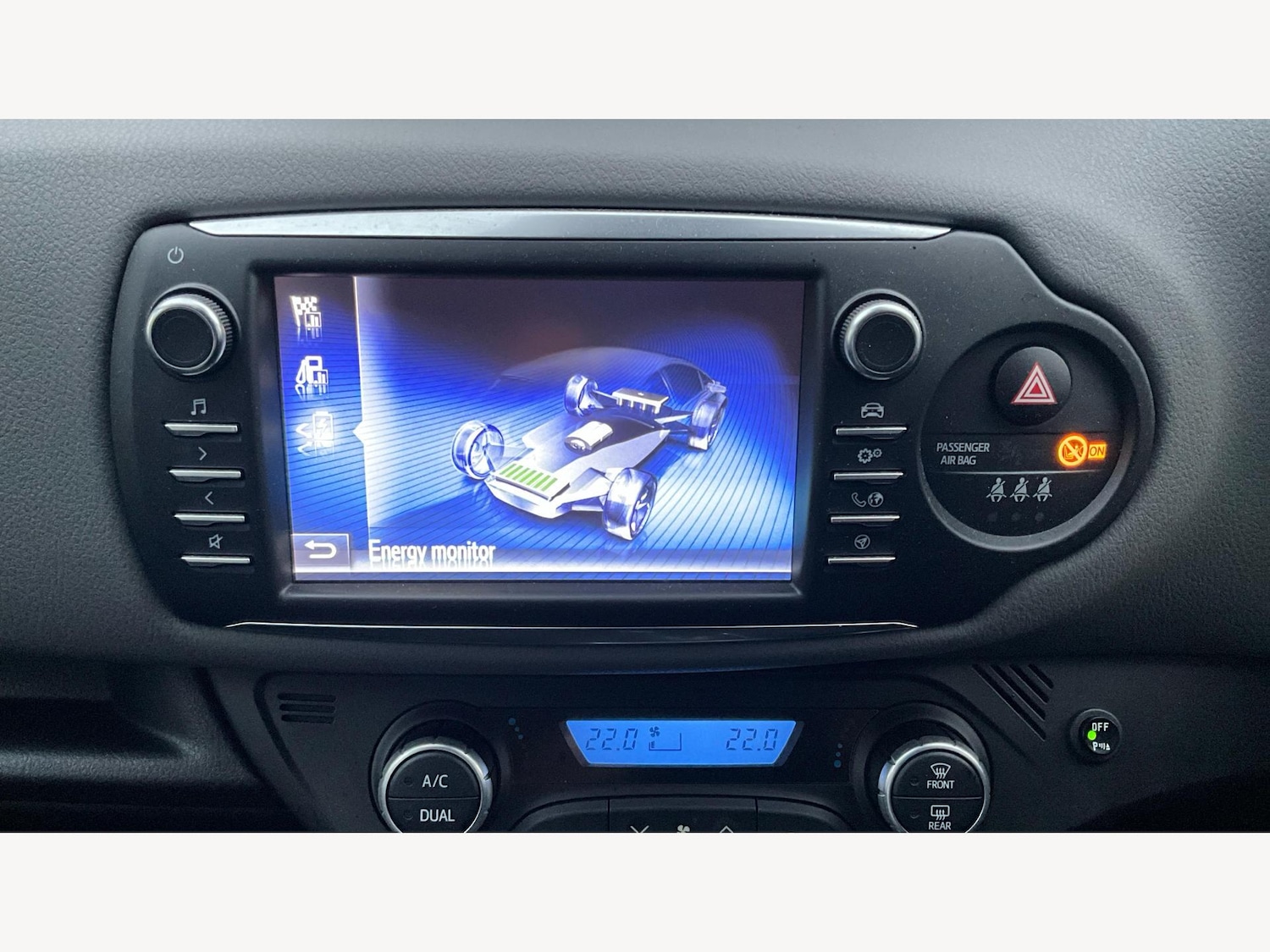 Used Toyota Yaris 2018 for sale - 77331060: Photo 30