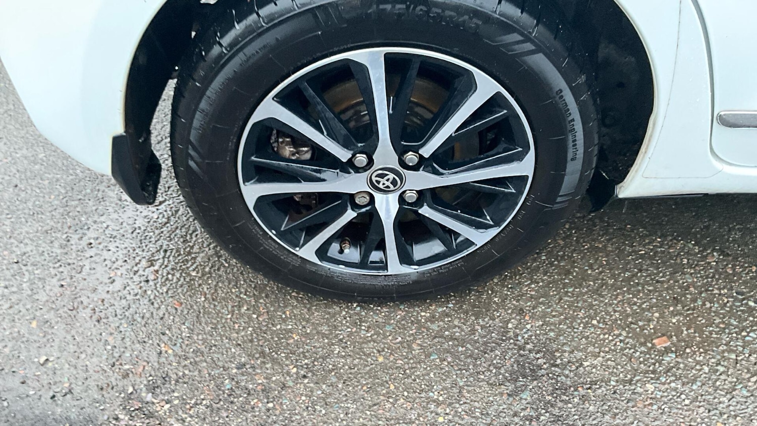 Used Toyota Yaris 2018 for sale - 77331060: Photo 35