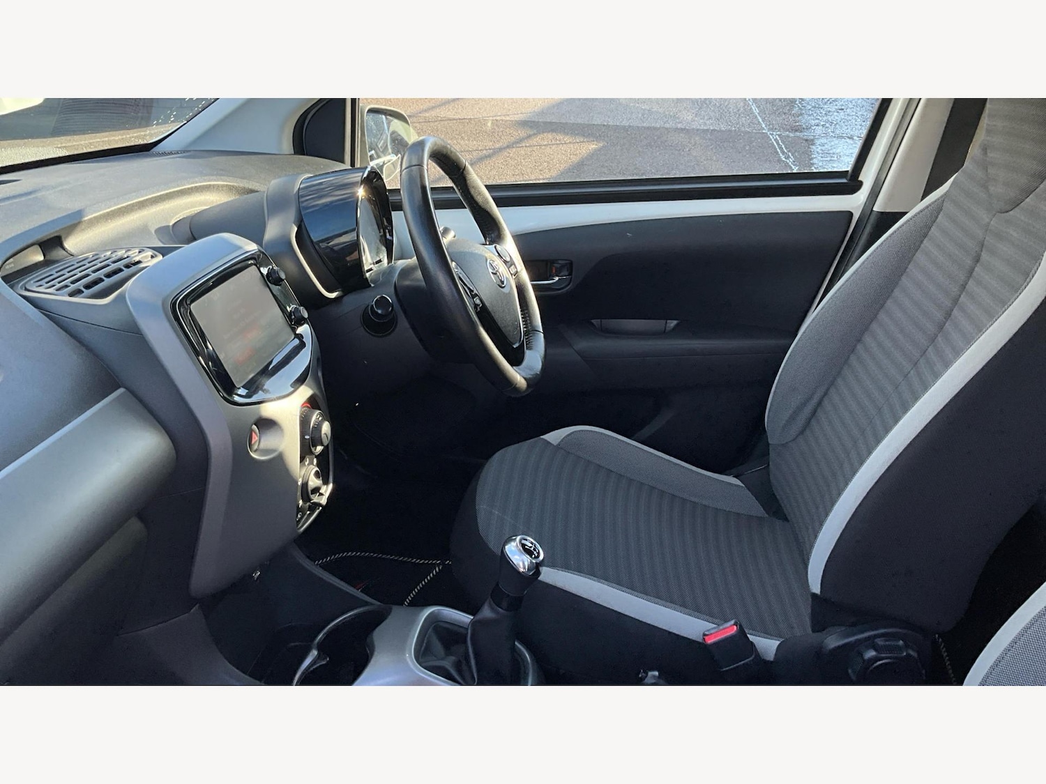 Used Toyota AYGO 2019 for sale - 76041960: Photo 12